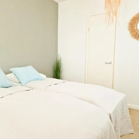 Downtown - 4 Henkilolle, Keskusta, 52m² شقة *
